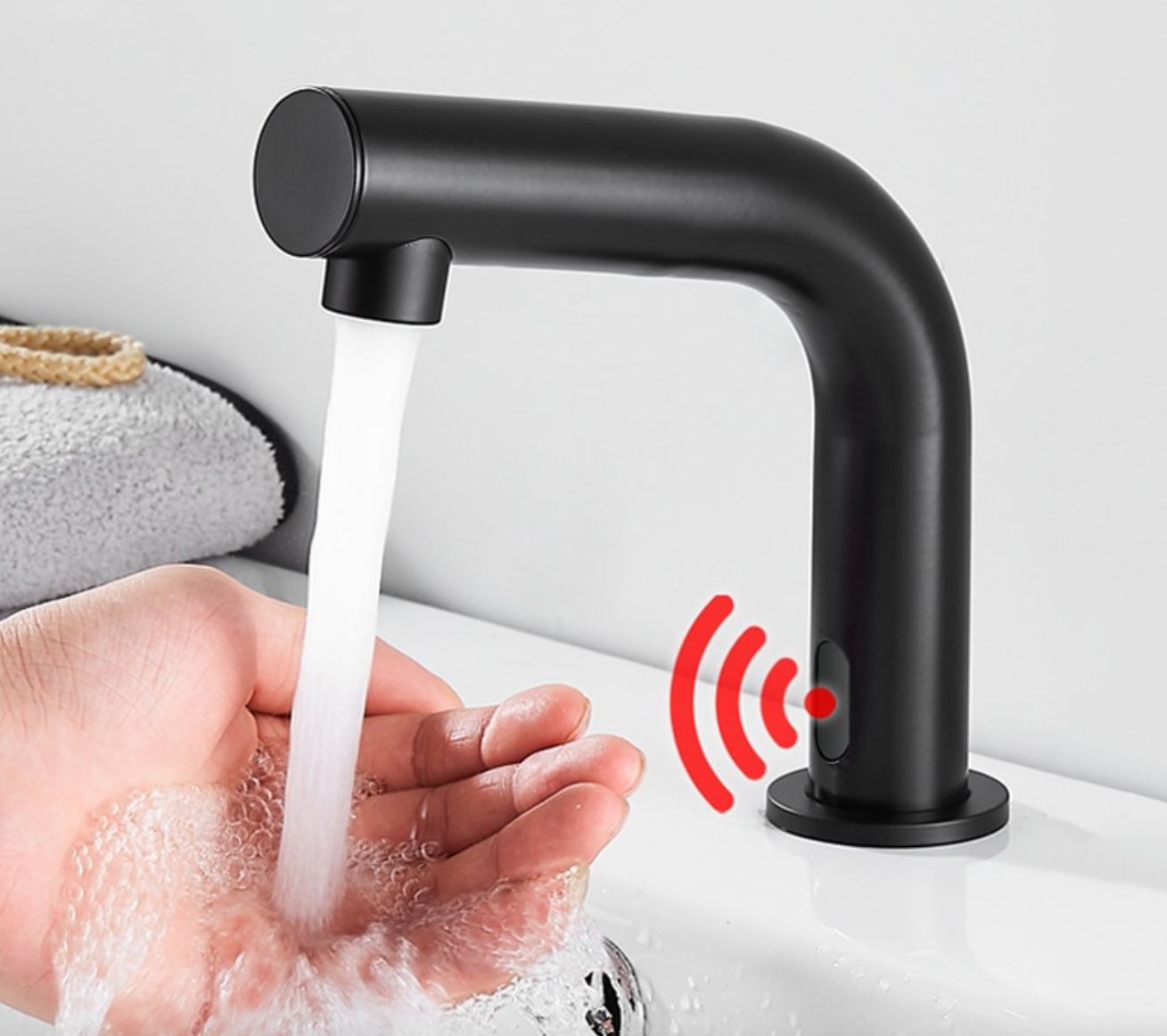 SaniSupreme Wastafel of Toiletkraan Chroom opbouw met automatische sensor 16 cm  warm en/of koud water