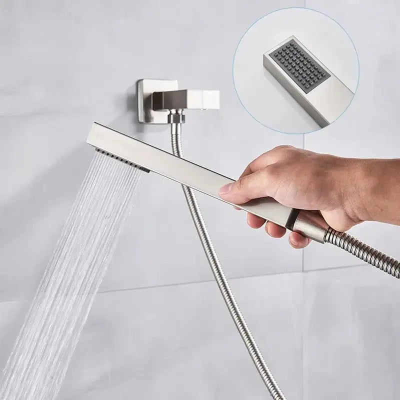 Doucheset RVS met geborstelde handdouche, duurzaam en stijlvol ontwerp van SaniSupreme.