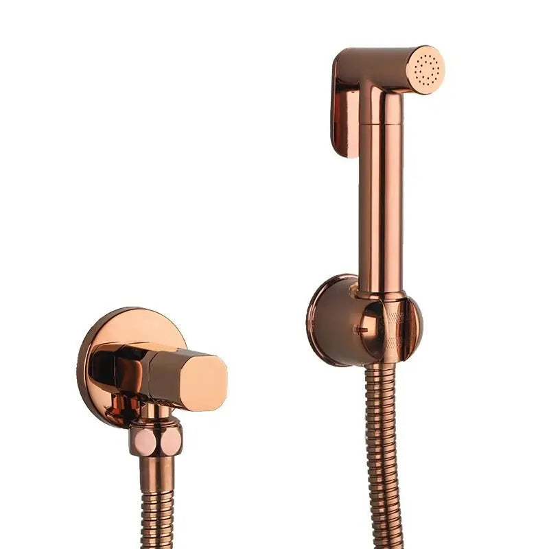 Doucheset koper met bidet handdouche en muurbevestiging, glanzende afwerking van SaniSupreme voor een luxe badkamerstijl.