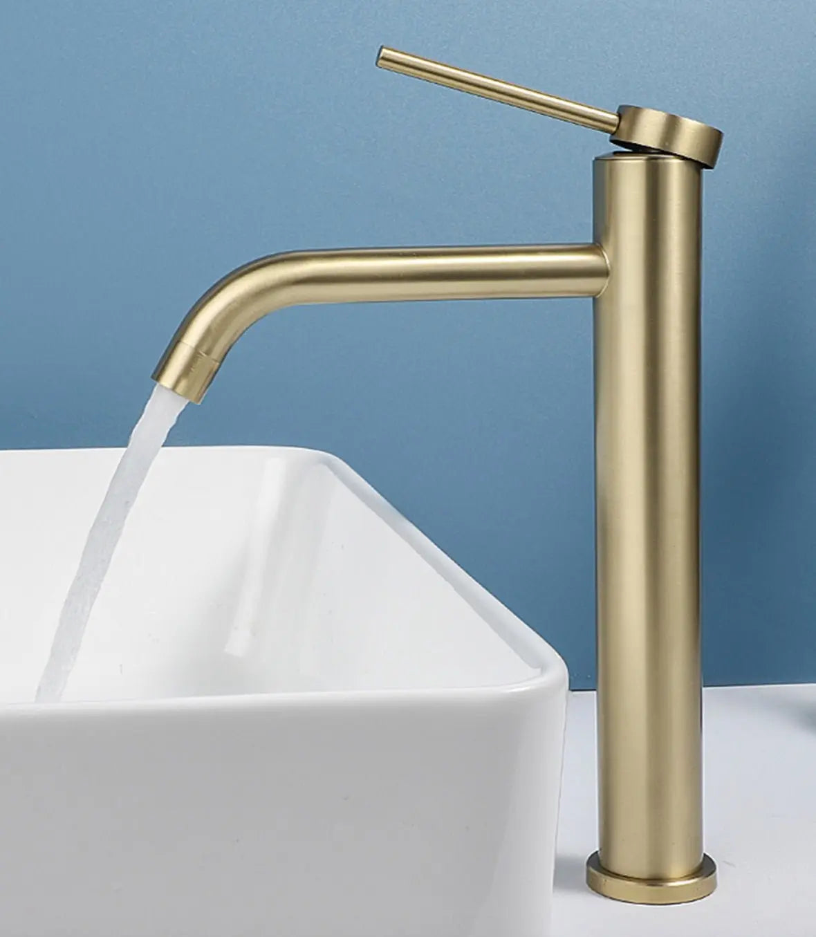 SaniSupreme Toulouse wastafelkraan hoog opbouwmodel in geborsteld goud met gebogen uitloop